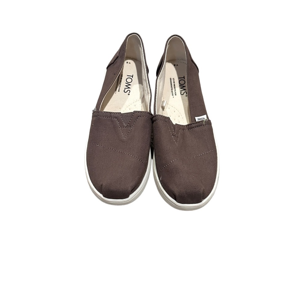 NWOT kids brown Toms size 2Y